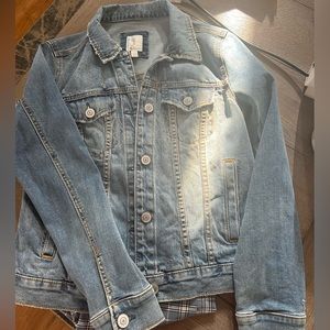 Daughter closet - Jean jacket never worn